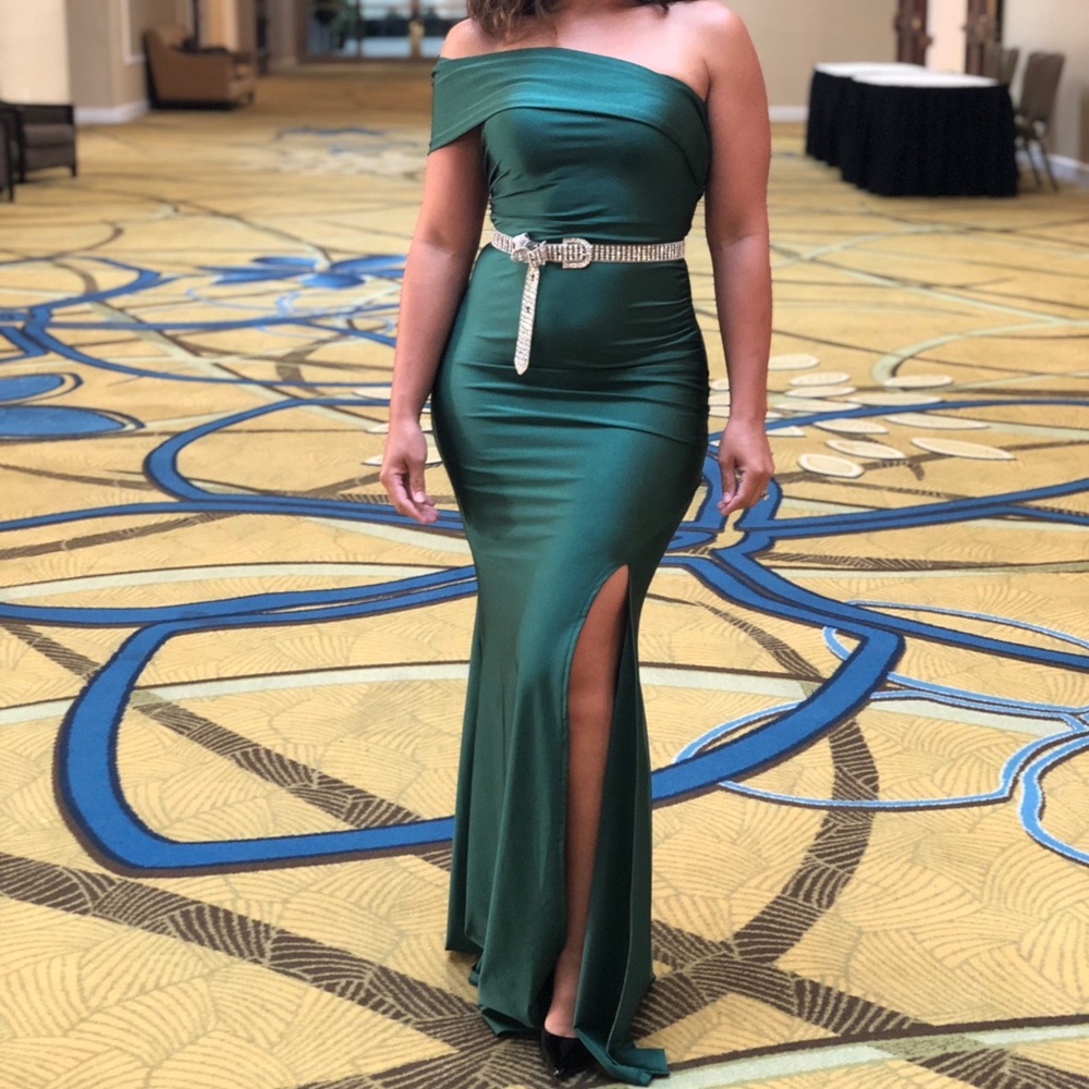 Emerald green/bodycon mermaid dress. Worn once.